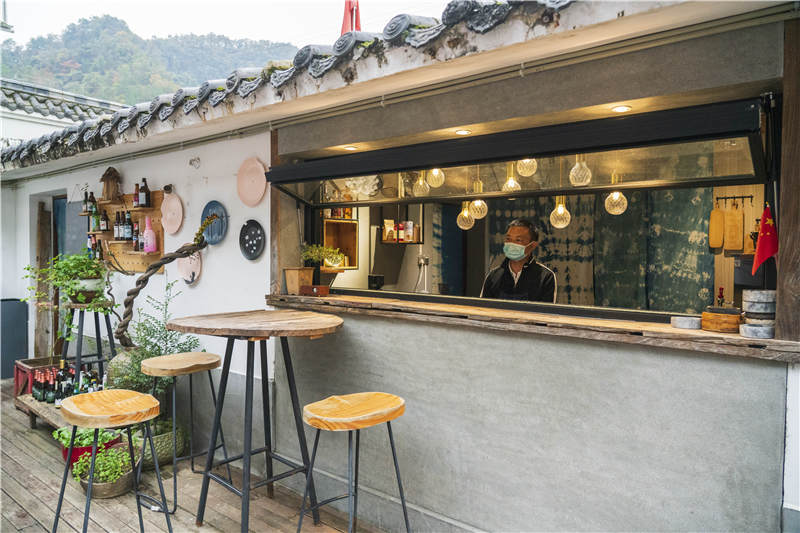 记者探访十堰茅塔乡东沟村：红色文化+绿色发展走出文旅扶贫路