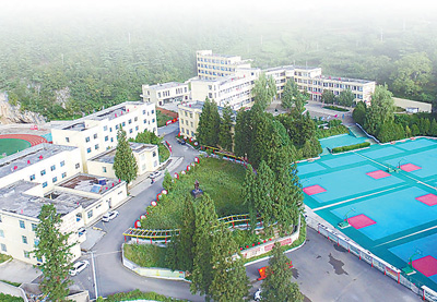 点亮山里娃的求学梦（人民眼·教育扶贫）