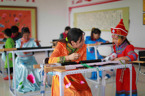 游牧民族不牧而富 元气森林捐农机暖人心