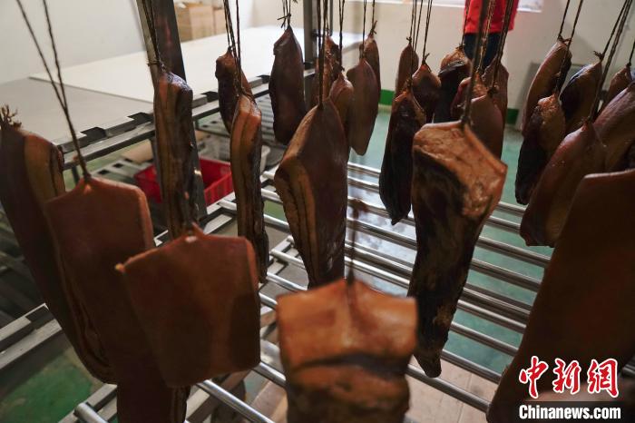 北川禹珍实业有限公司的老腊肉。　汪衡摄