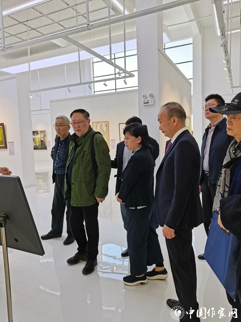 “我们向着小康走——中国作家湘东深扎采风创作”活动举行