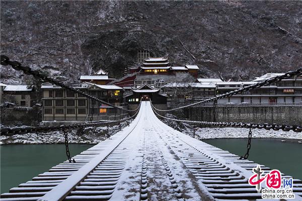四川甘孜：出台全域景区冬春旅游门票全免政策