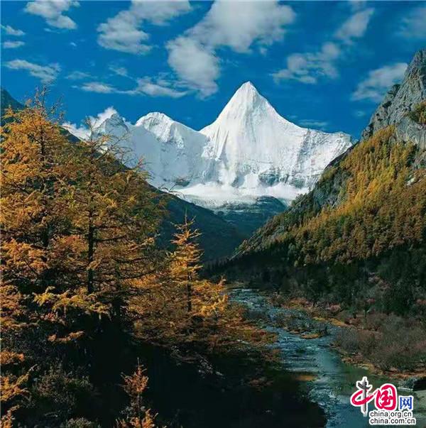 四川甘孜：出台全域景区冬春旅游门票全免政策