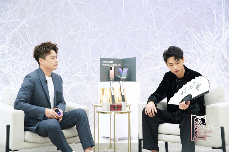 秦霄贤做客《追梦人之开合人生》讲述少年成名的困惑与成长轨迹