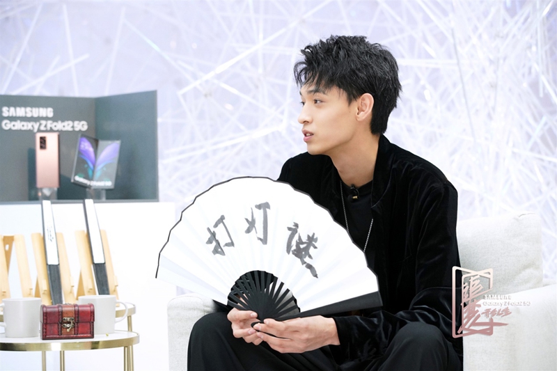 秦霄贤做客《追梦人之开合人生》讲述少年成名的困惑与成长轨迹