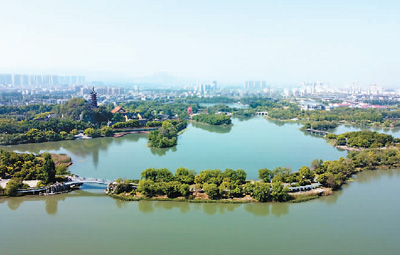 金山湖:波光诗意两相和