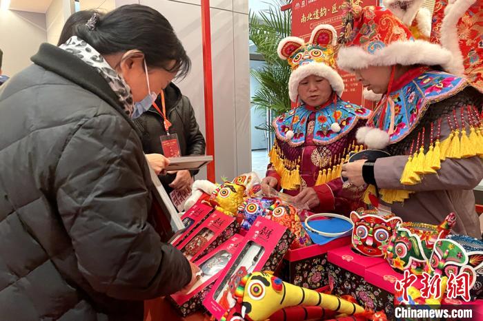 非遗传承人齐聚西安城墙共话传承