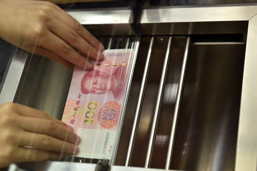 银保监会：我国影子银行规模大幅压缩