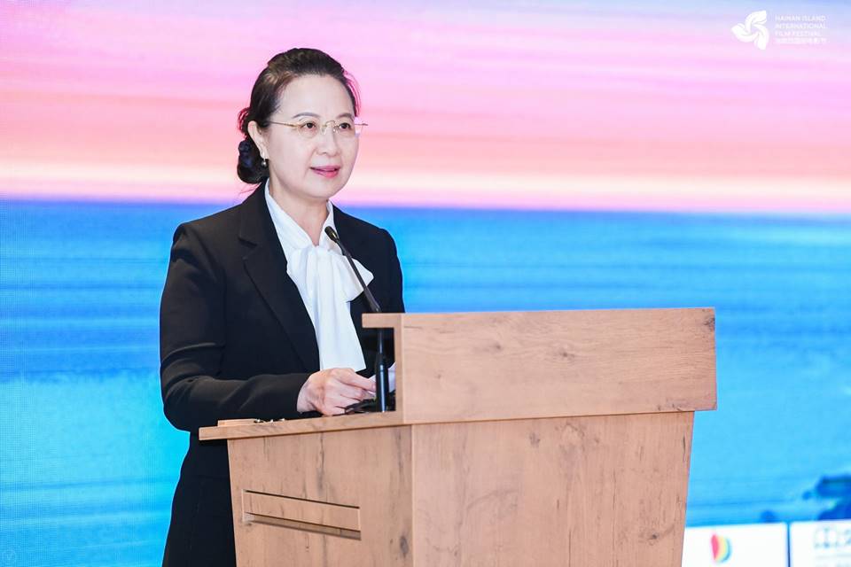 “自贸港网络文学与电影发展论坛”在三亚举行