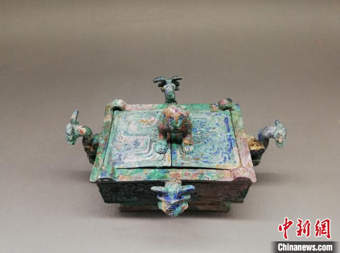 山西发现周朝王卿高级贵族墓地 出土虢国重器