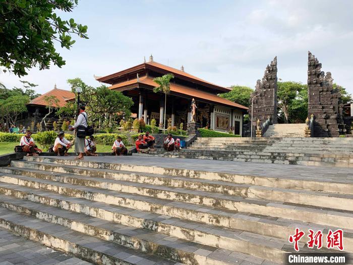 印尼巴厘岛累计确诊新冠超1.5万例旅游业遭重创