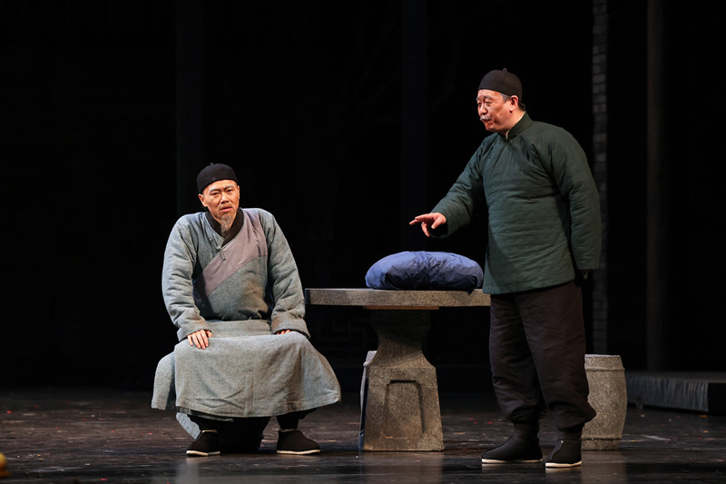 北京人艺传奇大戏《古玩》再度归来 首都剧场跨年上演