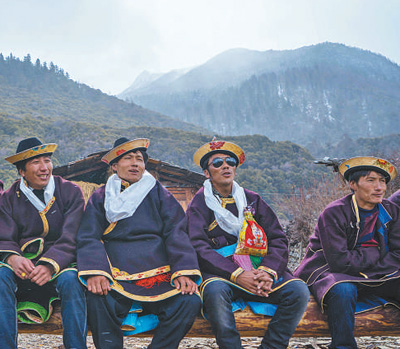 雪山襟绿水守朴归天然(寻找最美乡村·错高村)