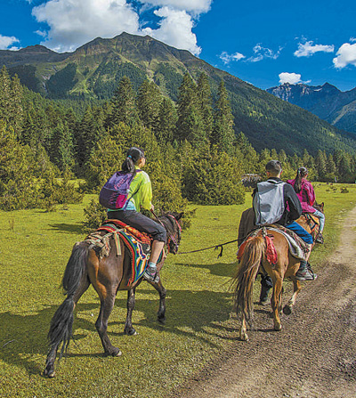 雪山襟绿水守朴归天然(寻找最美乡村·错高村)