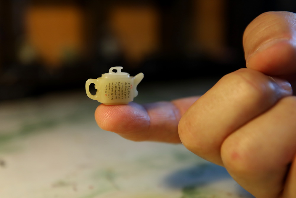 非遗微雕展绝技 一毫一厘“微”视界