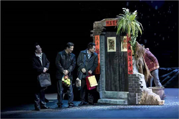 徐粤春：在场与在线