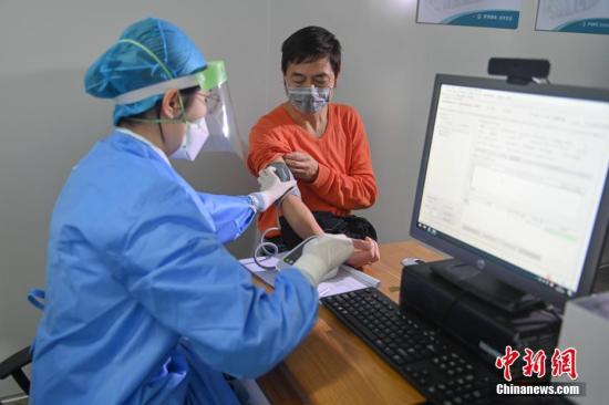 国务院联防联控机制：医疗机构不得拒收中高风险地区患者