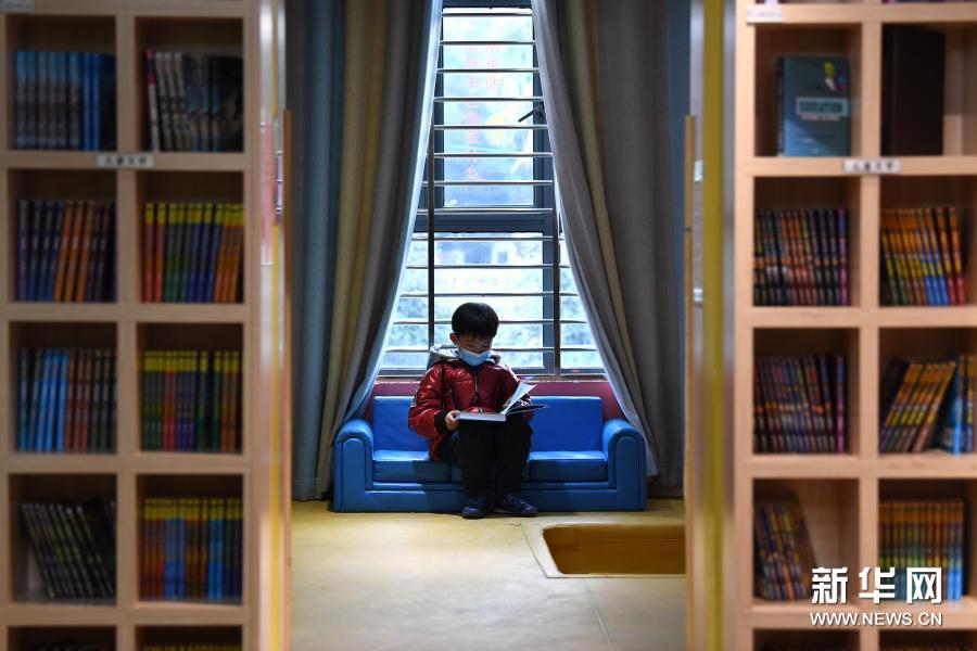 合肥：假日品书香