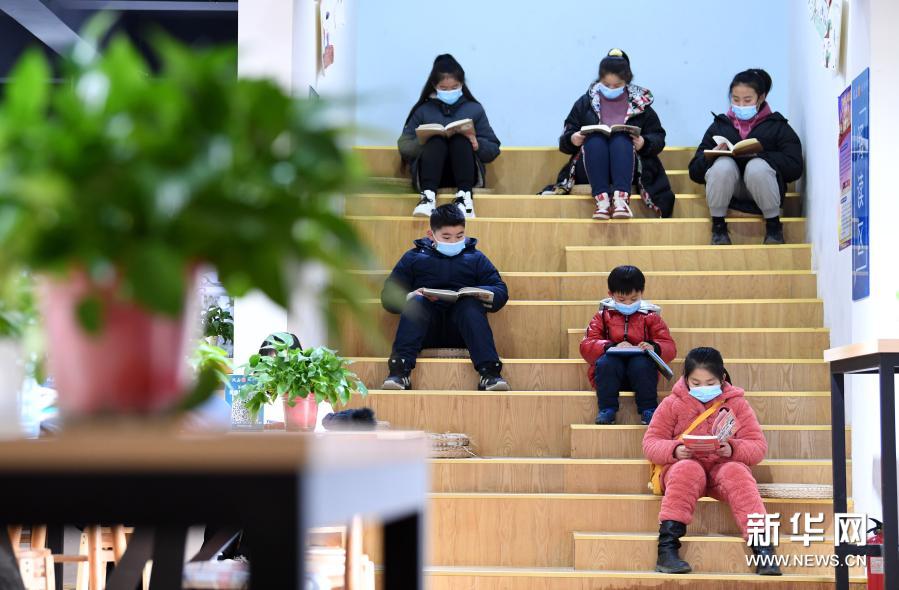 合肥：假日品书香