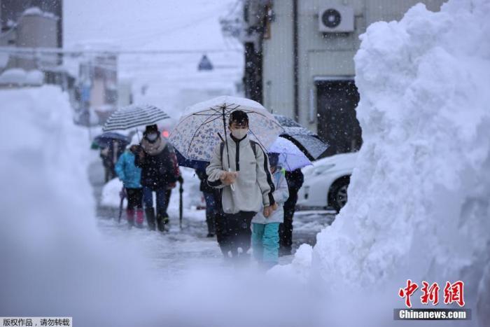 日本多地遭遇暴雪天气 已有超4.5万户停电