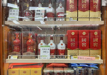 高端白酒“涨声一片” 飞天茅台一天一个价