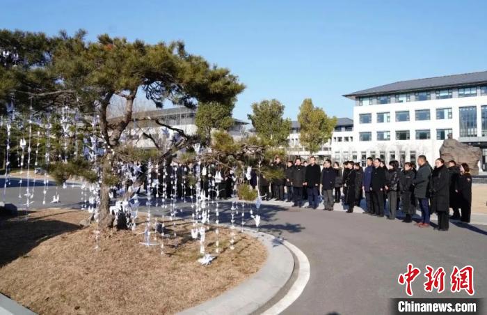 江苏淮安各界人士纪念周恩来逝世45周年