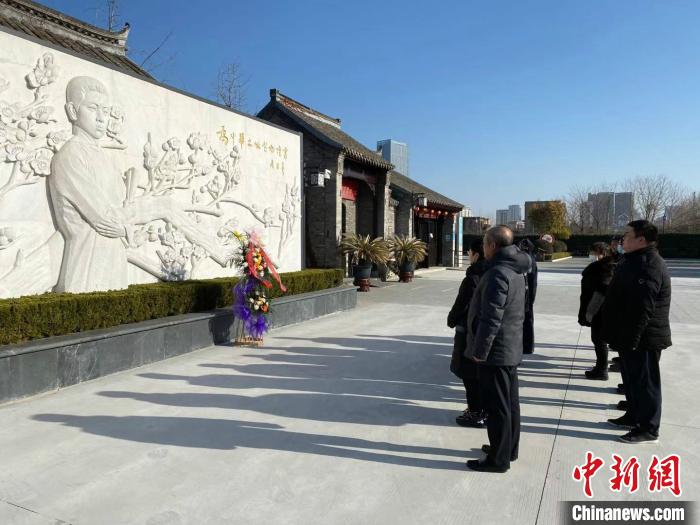 江苏淮安各界人士纪念周恩来逝世45周年