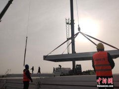 探访石家庄在建集中隔离点：占地500亩 数百名工人连夜施工
