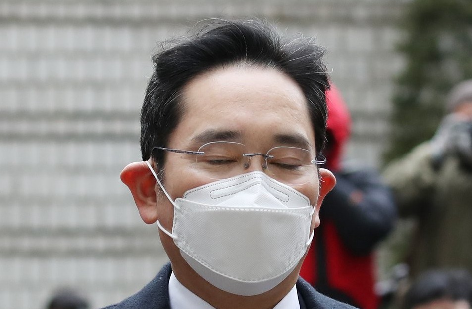 三星掌门人李在镕行贿案重审宣判 获有期徒刑2年零6个月