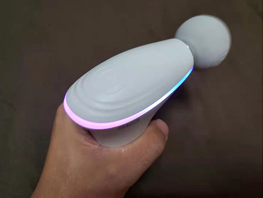 SKG F5热敷按摩筋膜枪开箱体验：研发投入看齐华为、苹果 行业首创热敷功能