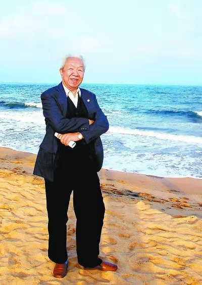 著名儿童文学作家诗人尹世霖去世，《红旗一角的故事》曾影响了一代人