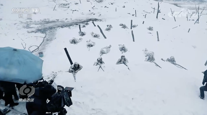 被亲历者认可、被年轻人圈粉，解密《跨过鸭绿江》的收视密码