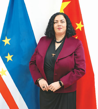 “佛得角年年庆祝中国春节”(我在中国当大使)