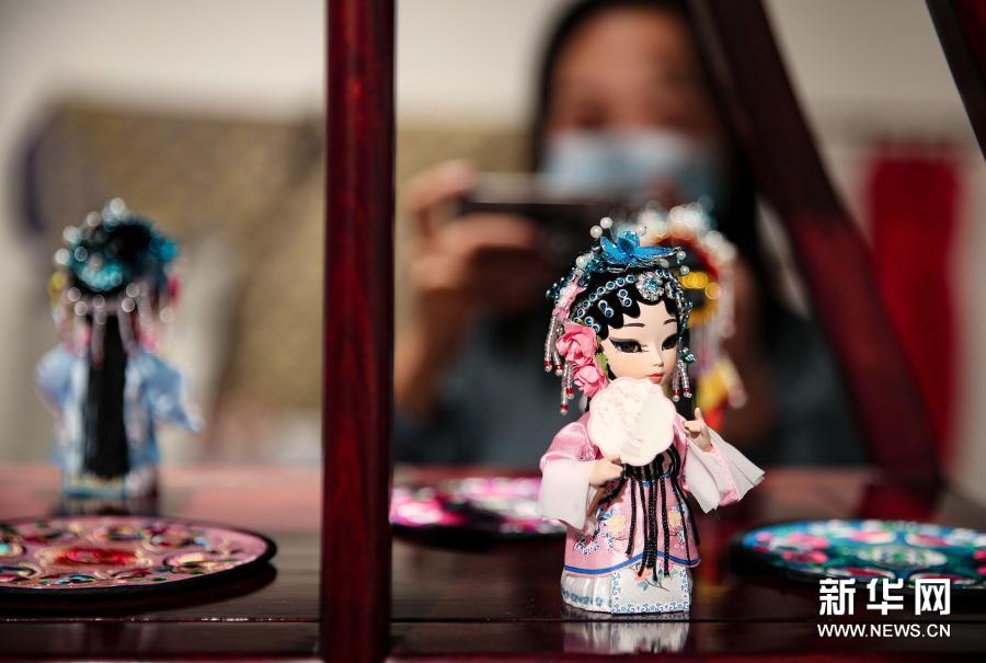 “水韵江苏·寻趣非遗”文创展亮相悉尼