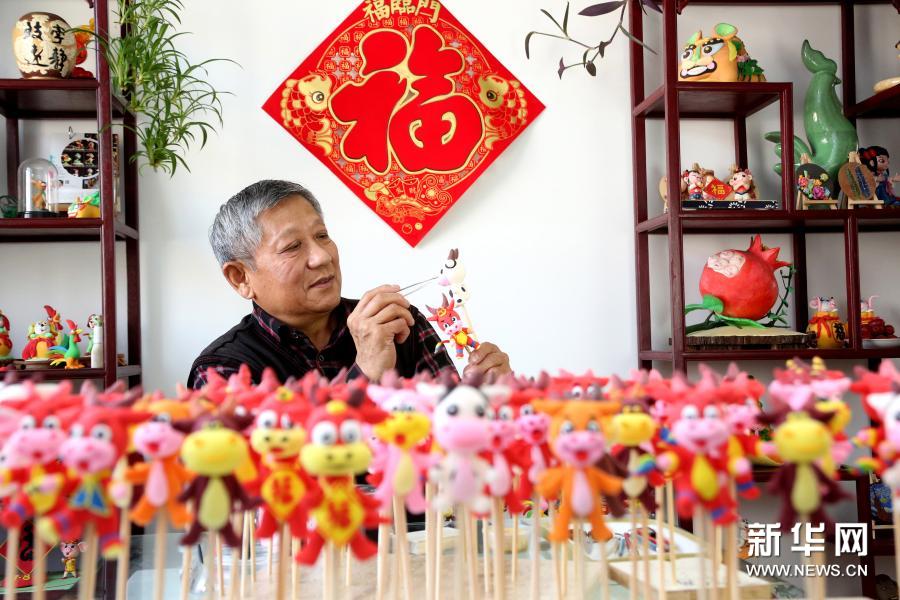“百牛闹春”迎牛年