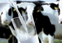 乳企进退新三板，转战A股或是最大原因