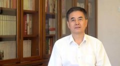 两会还没开，这位特邀委员记者已经拿起电话开始采访……