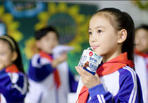 开学季，学生奶构筑学生营养健康新防线