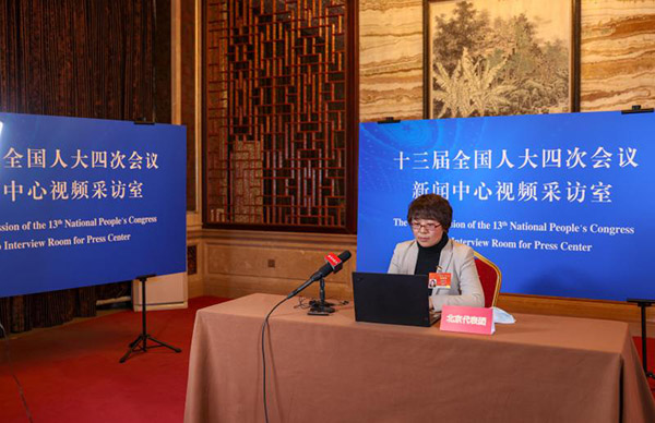 全国人大代表田春艳:建议延长产假至6个月