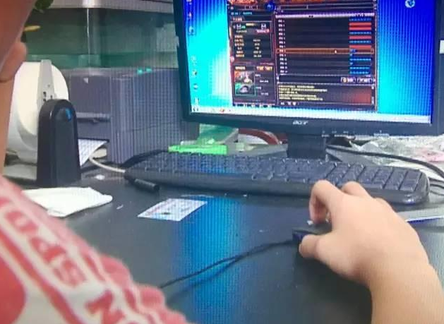 人大代表呼吁切实保障1.6亿小网民权益