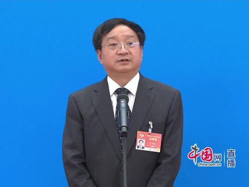 全国政协委员 中国工程院院士，长江学者特聘教授，中国农业科学院副院长万建民回答记者提问