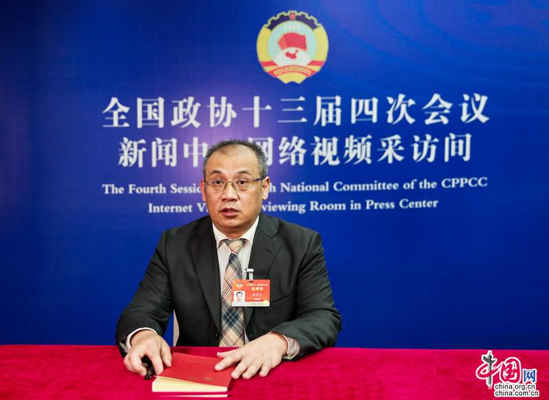 潘碧灵:“以人民为中心”思想贯穿政府工作始终