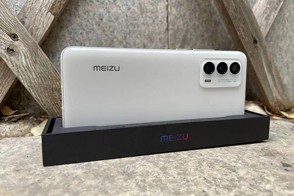 魅族 18上手体验：选择做“三零手机”的背后是魅族在安卓阵营里的一次大胆尝试