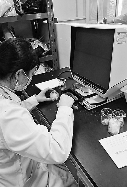 浙江抽检网红带货羽绒服 八成不符合国家标准