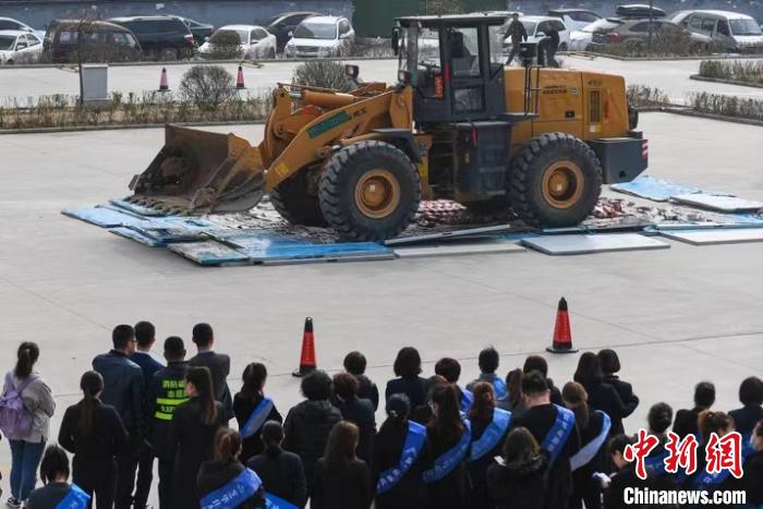 山西太原集中销毁假冒伪劣消防产品