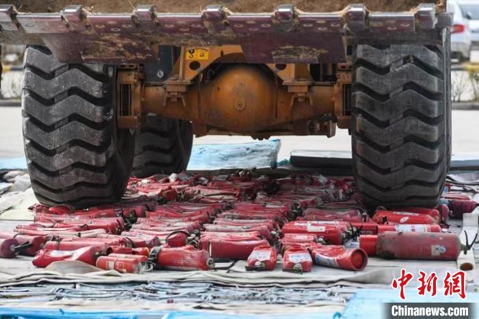 山西太原集中销毁假冒伪劣消防产品