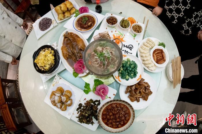 全醋宴。　韦亮摄