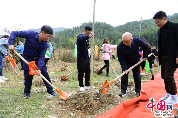 湖南长沙邵阳商会：暖春庆佳节 共植