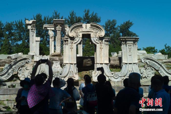 《圆明园旧影》出版 “复建圆明园”引发讨论