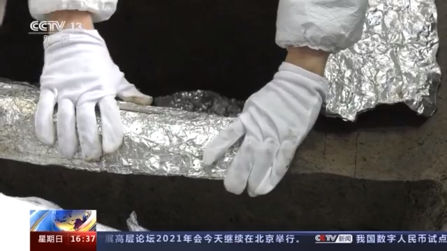 三星堆6号坑神秘木匣子身份待定 保护工作细致入微